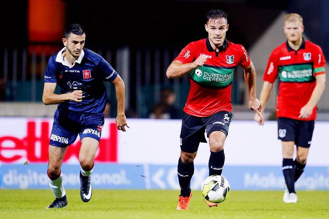 波鸿凭借高 波鸿凭借高